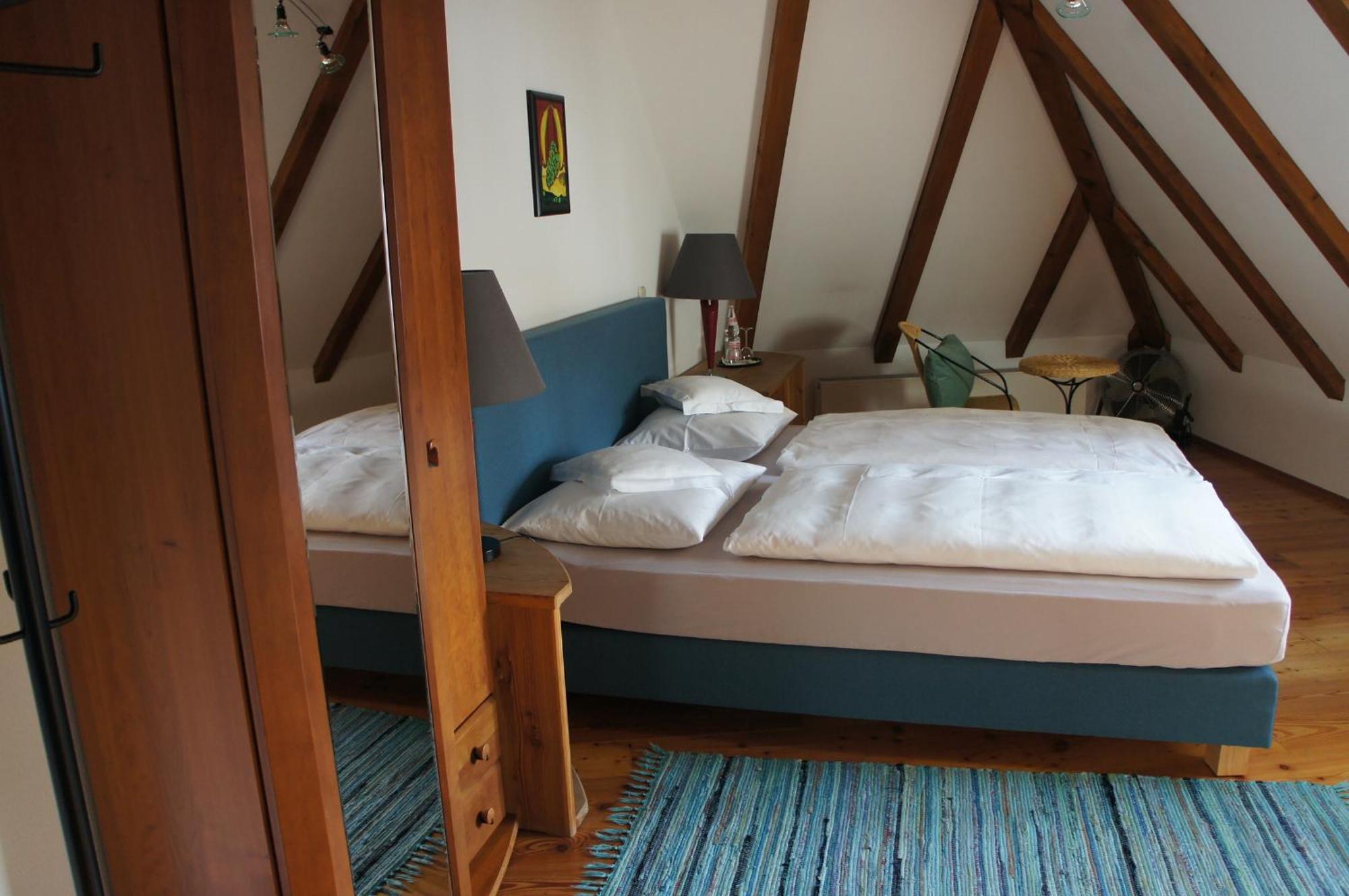 Hotel Schwarzer Adler Erlangen Bilik gambar